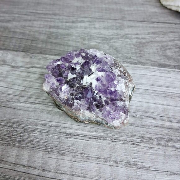 Amethyst crystal cluster - Picture 2 of 3